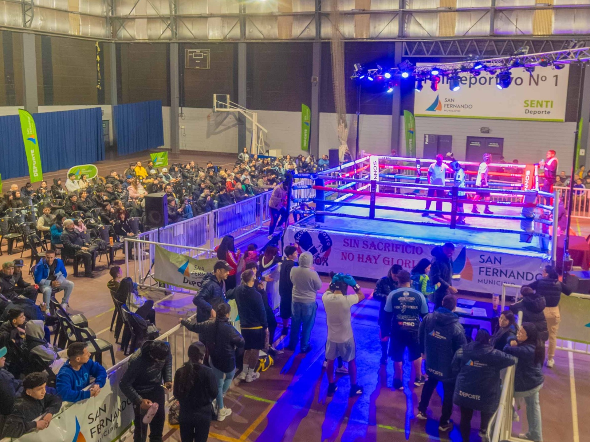San Fernando presentó una vibrante "Noche de Box" con 50 peleas de exhibición y amateur